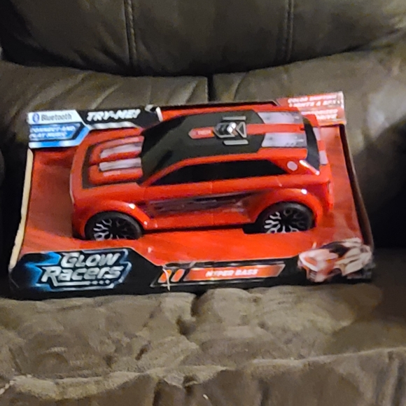 GLOW RACERS - Picture 2 of 2